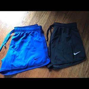 2 pairs of Nike shorts
